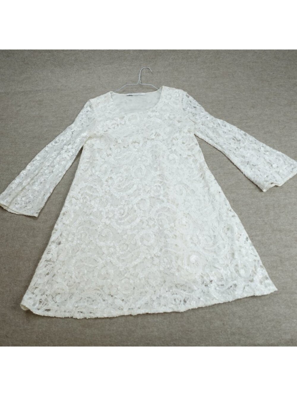Diane Von Furstenberg Women's Dress 8 White Lace Sequin Bell Sleeves